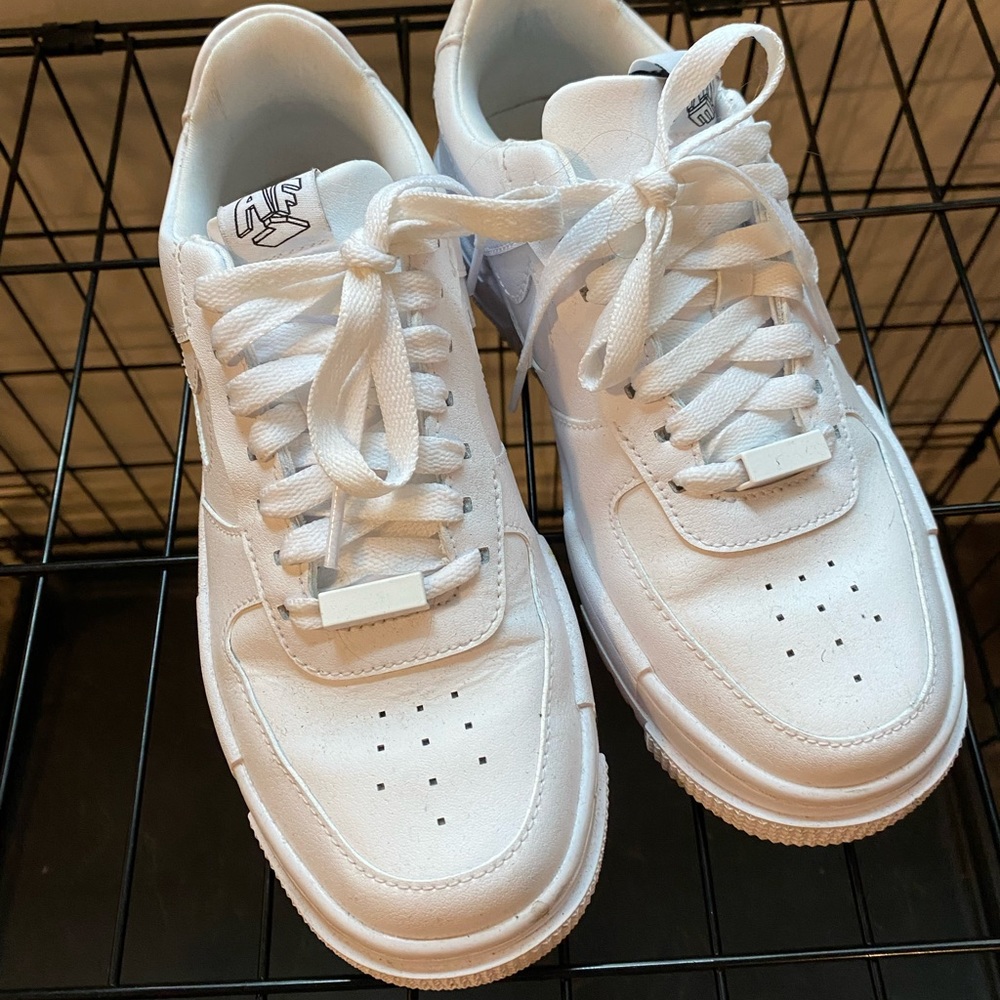 Nike Air Force 1 Pixel Women's Shoe	
Size 6